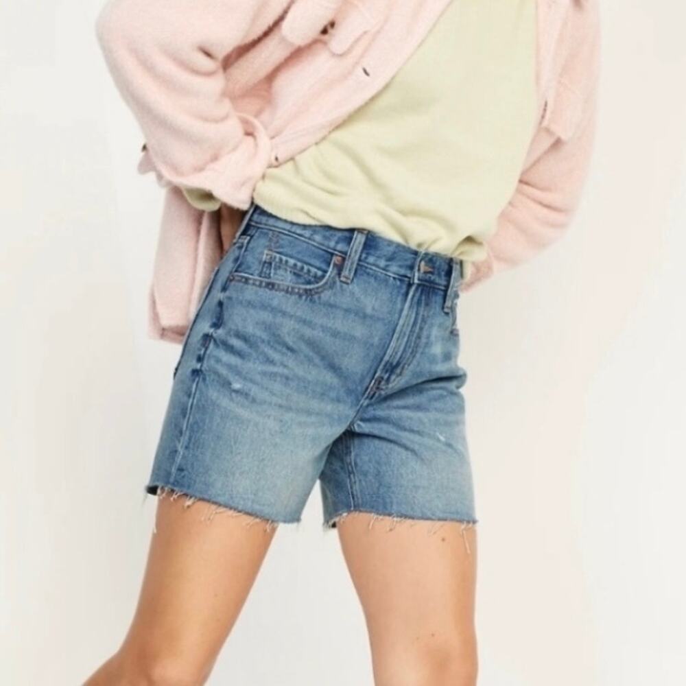 Old Navy High-Waisted Slouchy Straight Cut-Off Jean Distresses Dad Shorts NWT